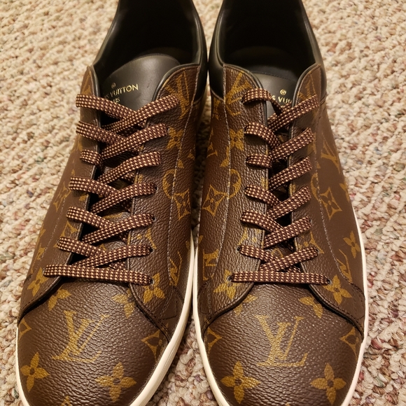 Louis Vuitton Sneakers - Picture 7 of 11